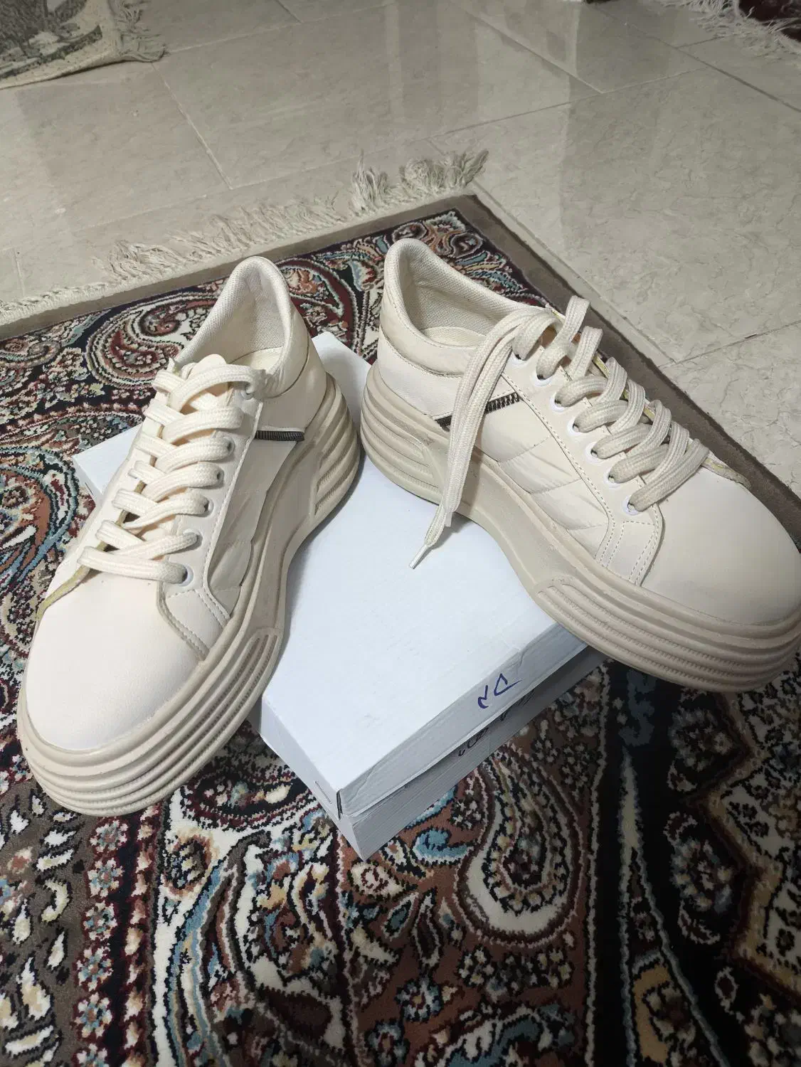 کتونی برند Ecco|کیف، کفش، کمربند|هشتگرد, ینگی امام|دیوار