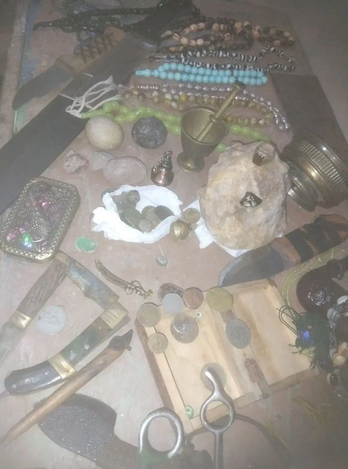 وسایل شخصی زیور آلات|کلکسیون اشیاء عتیقه|عنبران, |دیوار