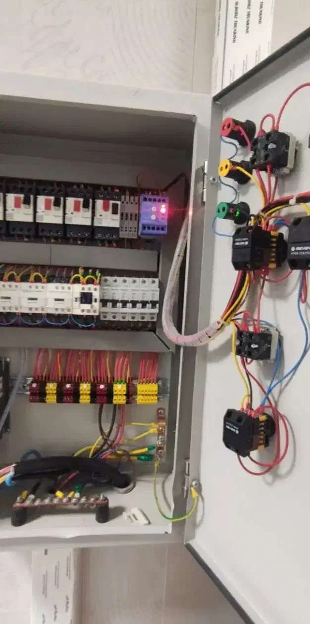 برق ساختمان صنعتی خدمات نصب مونتاژ تابلو ۳فاز تک ف|خدمات پیشه و مهارت|سیاهکل, |دیوار