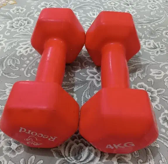 دمبل ۴کیلویی|تجهیزات ورزشی|قم, سراجه (۱۵ خرداد)|دیوار