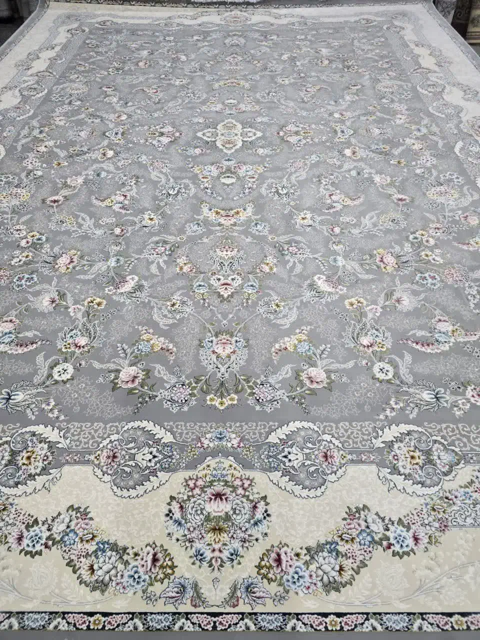 فرش حراجی ۱۲۰۰ شانه ۵۰ درصد زیر قیمت|فرش|بیرجند, |دیوار