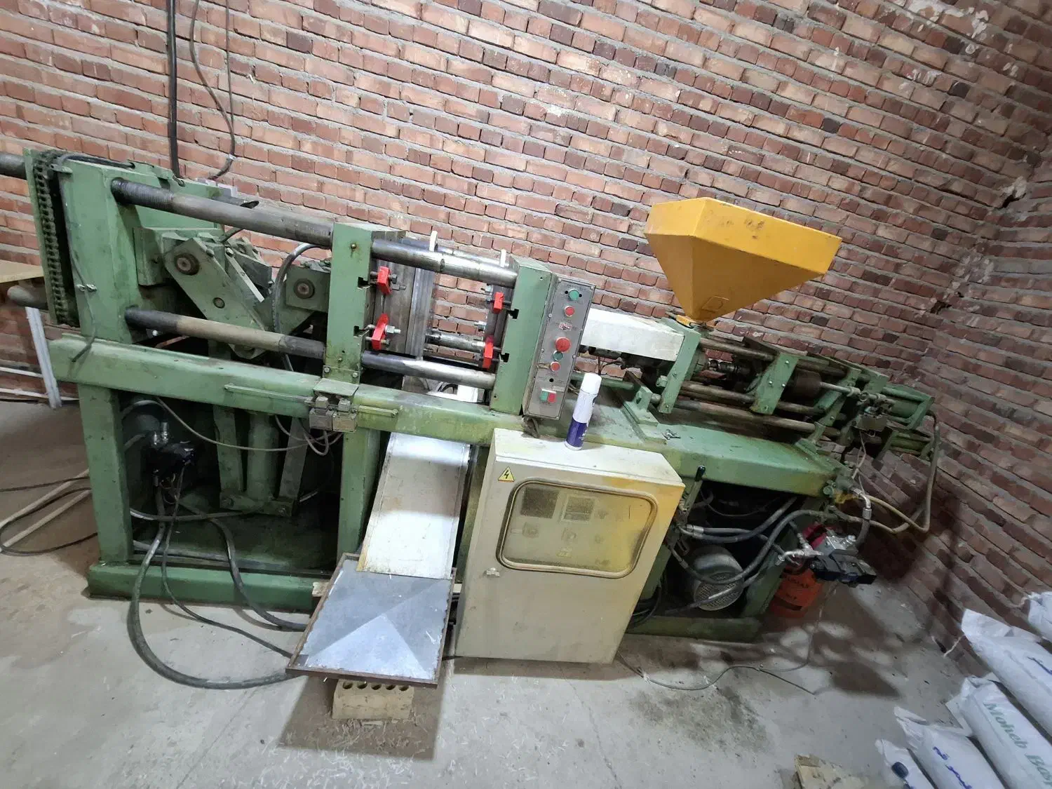 دستگاه تزریق پلاستیک|ماشینآلات صنعتی|آذرشهر, |دیوار