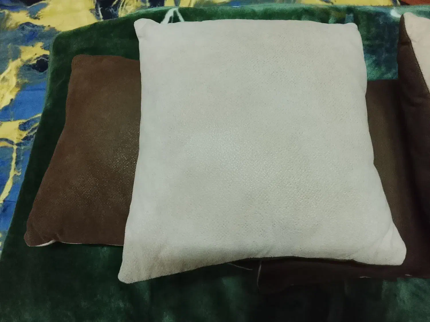 کوسنمبل|رختخواب، بالش، پتو|لاهیجان, لیالستان|دیوار