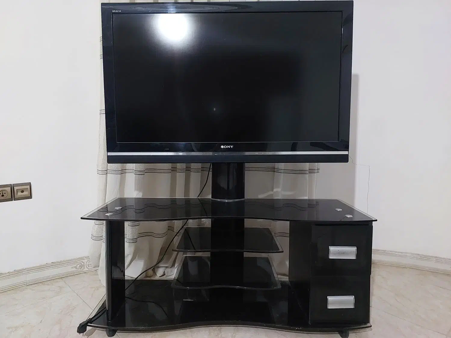 تلویزیون sony با میز|تلویزیون و پروژکتور|ساری, |دیوار