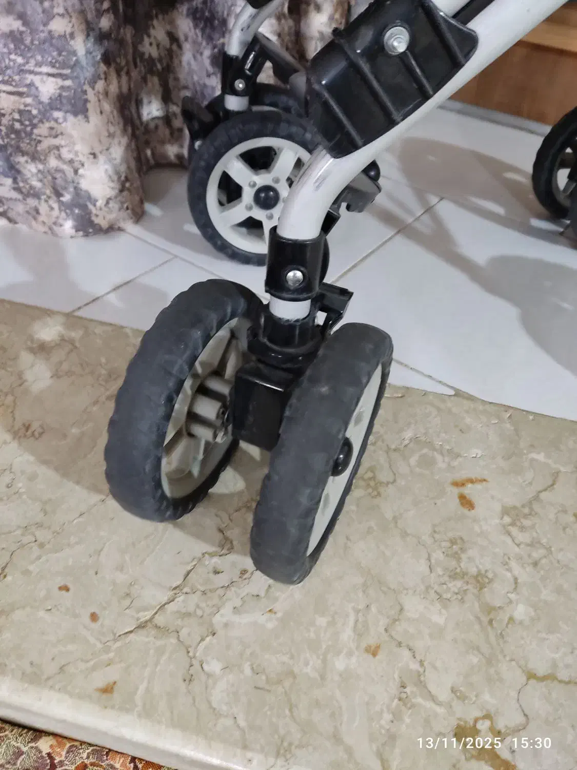 سرویس صندلی غذا و کالسکه و نی نی لای لای اصل کره|کالسکه و لوازم جانبی|ارومیه, |دیوار