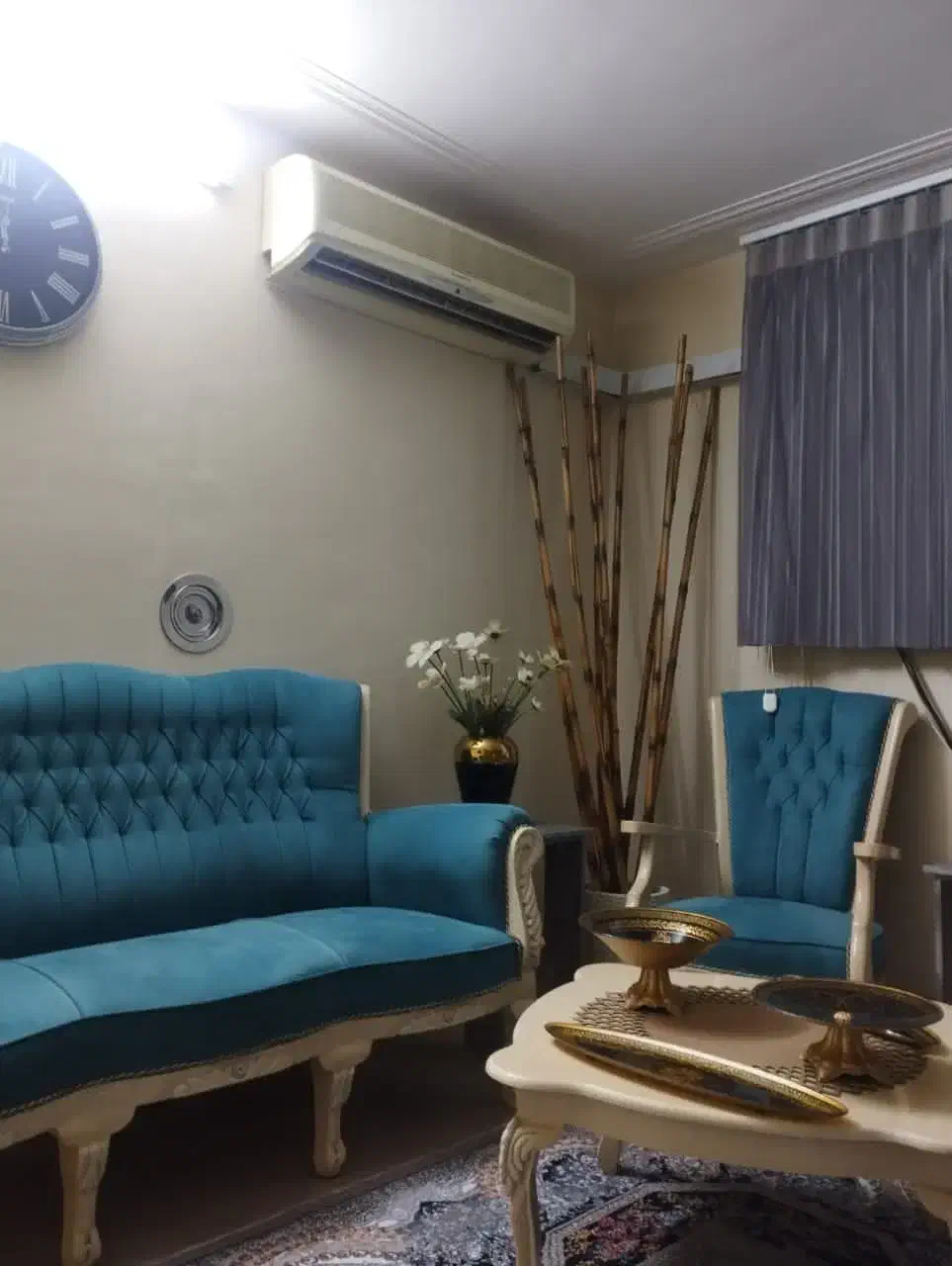 مبل نه نفره|مبلمان خانگی و میز عسلی|صدرا-فارس, فاز ۲|دیوار