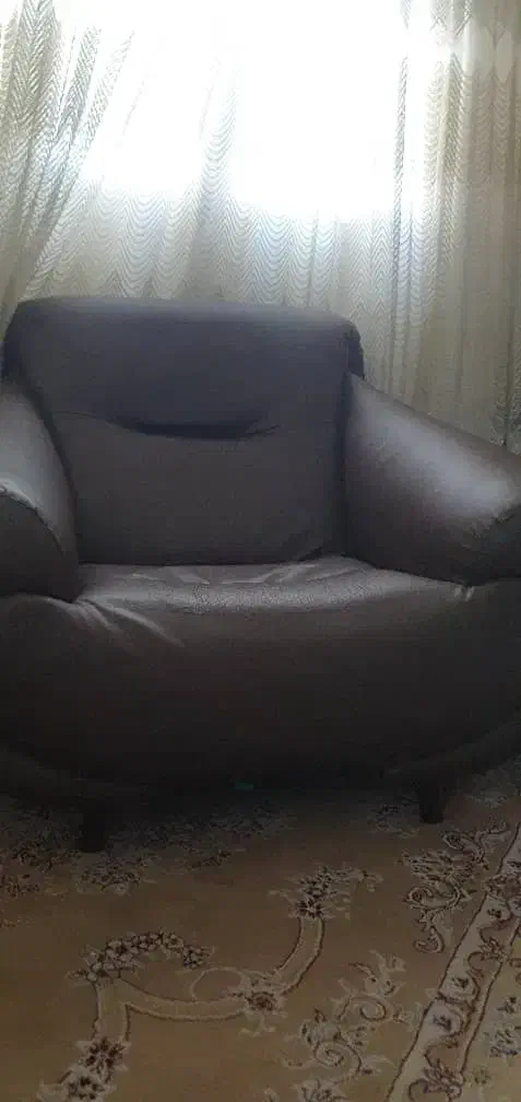 مبل راحتی ۴ نفره|مبلمان خانگی و میز عسلی|پرند, فاز ۱|دیوار