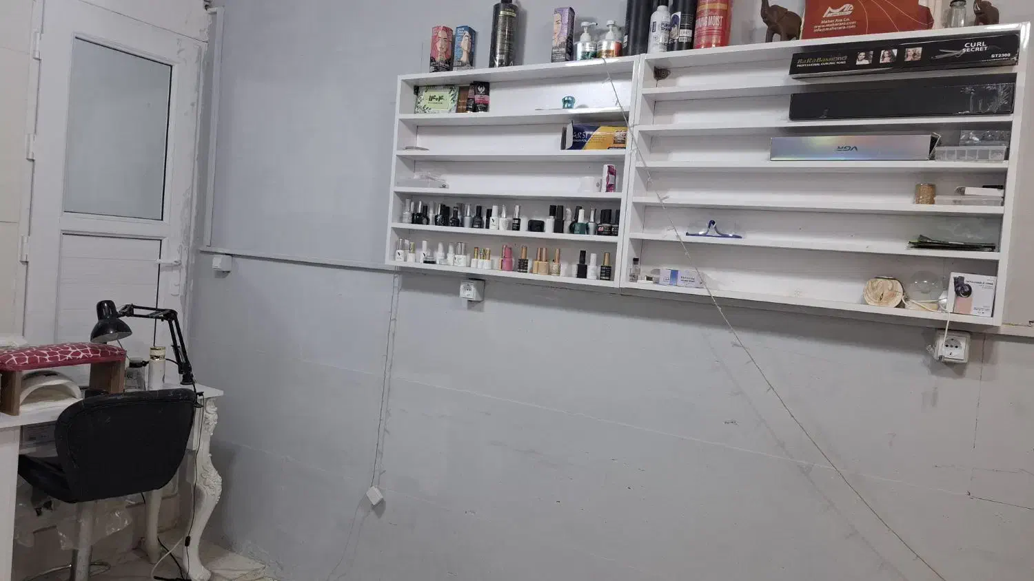 ناخن کار با سابقه در محلی آرام و لوکیشن عالی|استخدام درمانی، زیبایی، بهداشتی|قشم, |دیوار