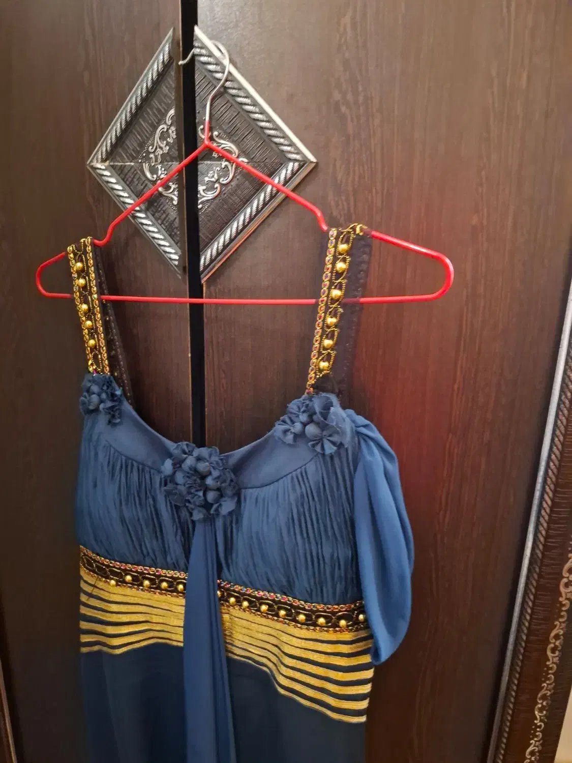 لباس مجلسی|لباس|زرندیه, |دیوار