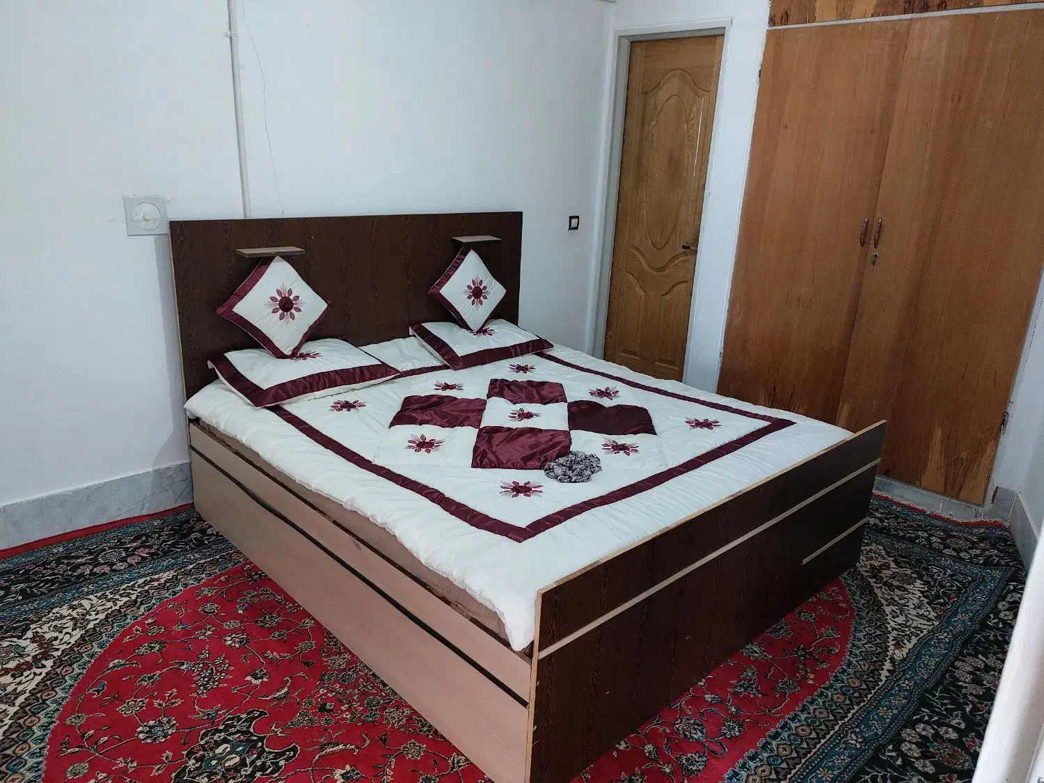 منزل دربستی اجاره ای|اجارهٔ کوتاه‌مدت آپارتمان و سوئیت|نهاوند, |دیوار