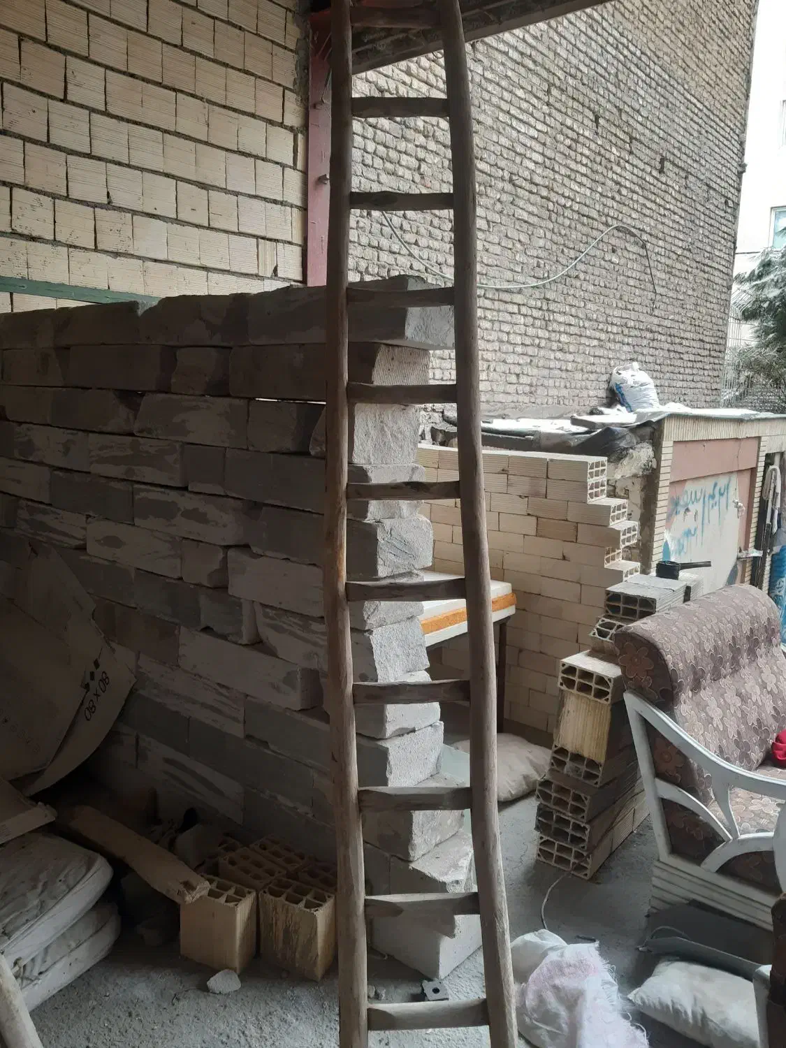 نردبان|ابزارآلات|مشهد, سرافرازان|دیوار