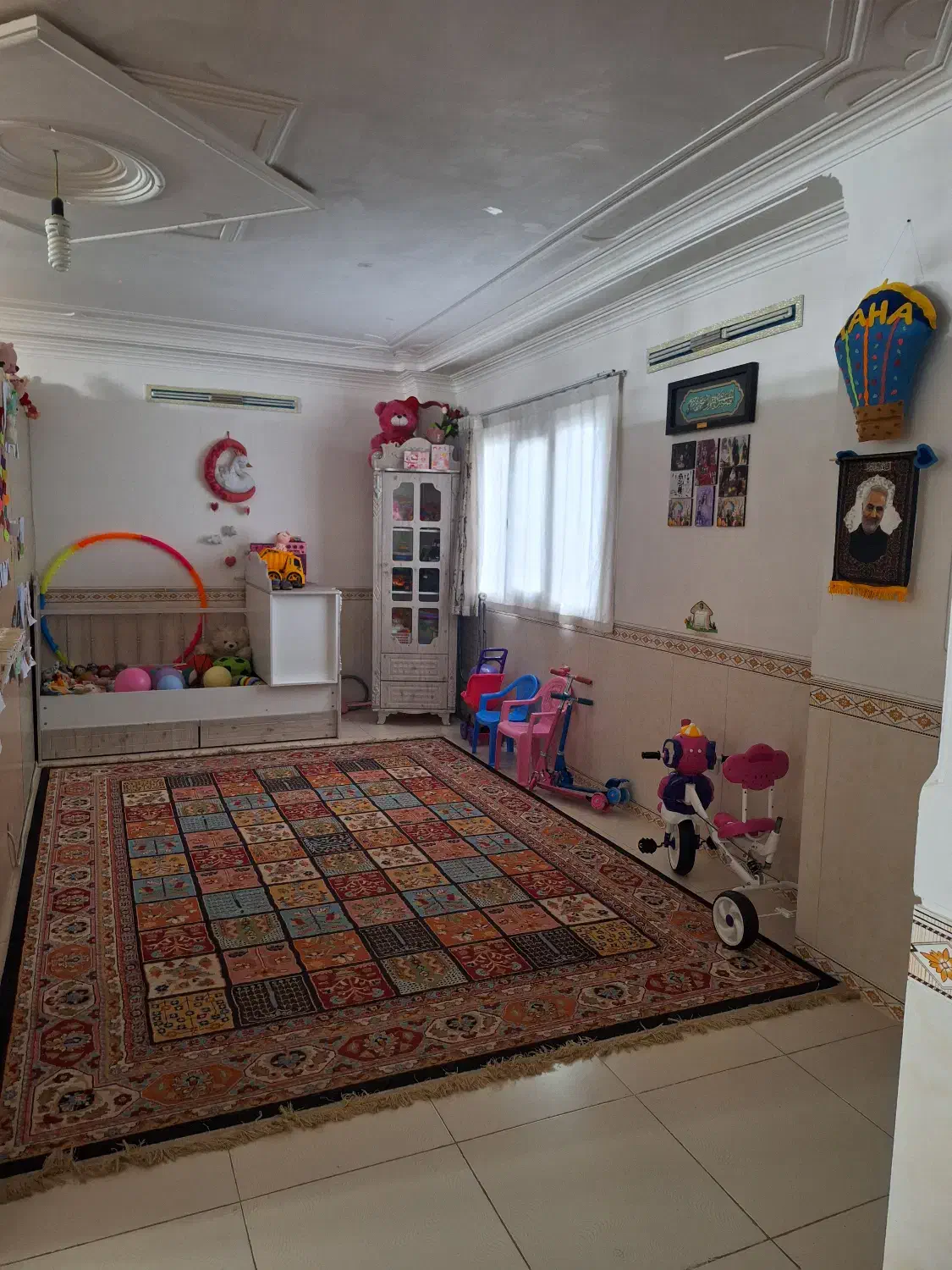 تخت و کمد|تخت و صندلی بچه|نسیمشهر, |دیوار