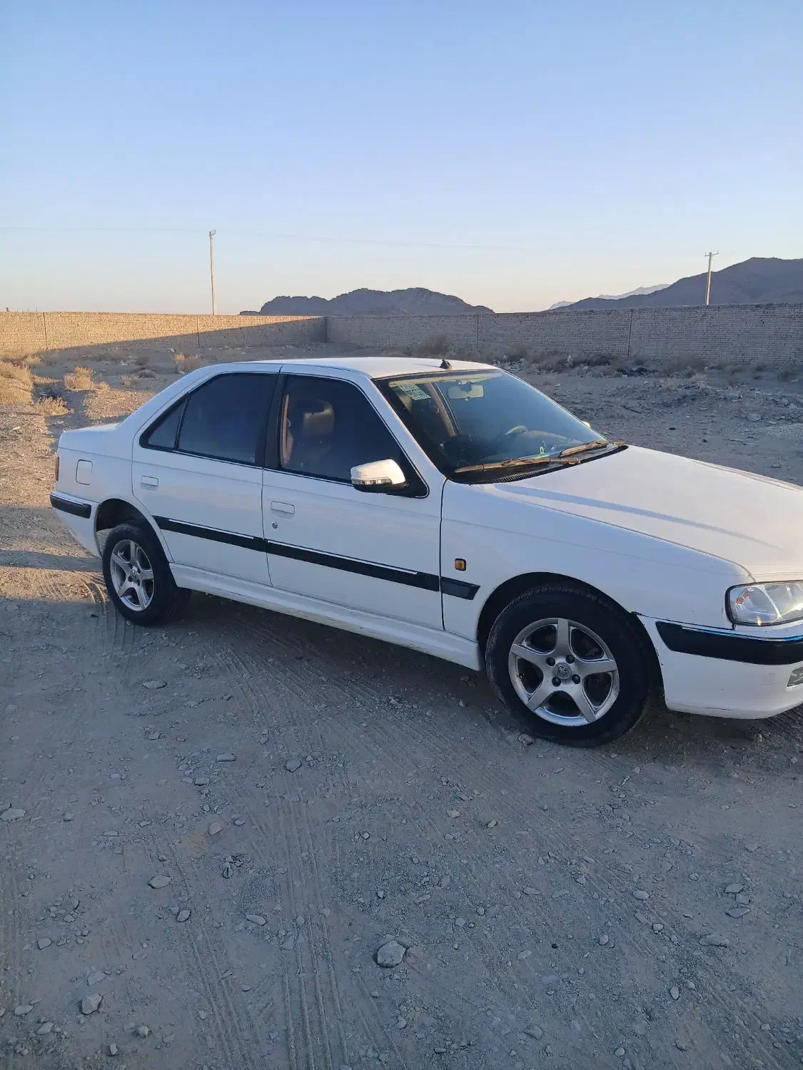 فروشخودروپژوپارس|خودرو سواری و وانت|سراوان, |دیوار