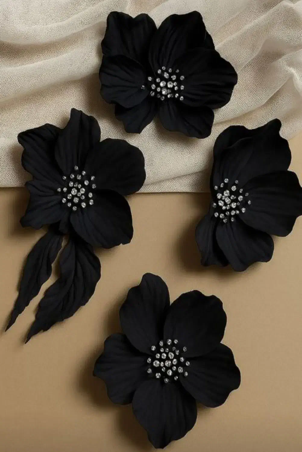 گل گریشه . کمر عروس .|گل مصنوعی|میاندوآب, |دیوار