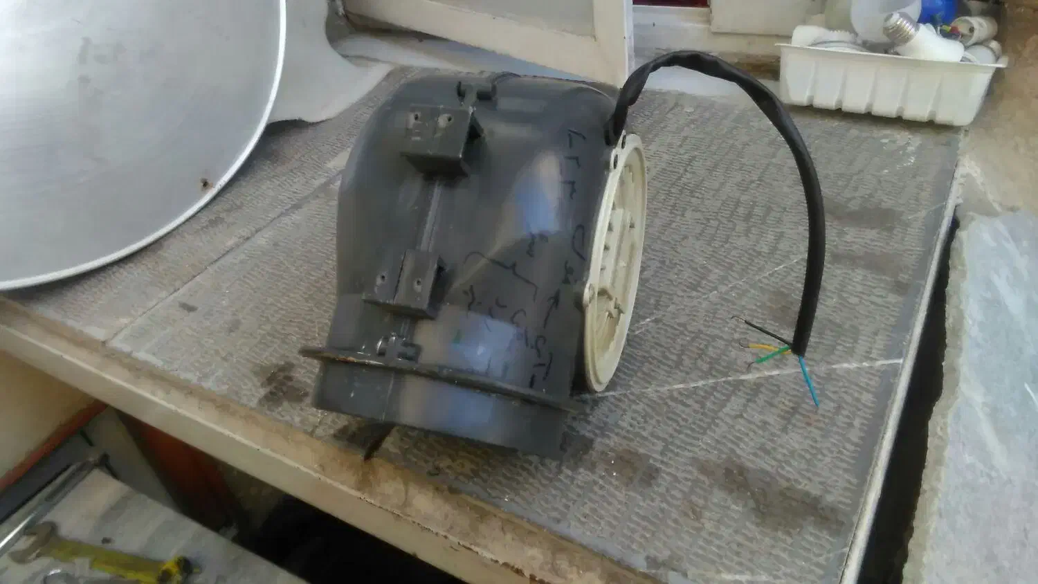 فن دمنده قوی|پنکه و تصفیه‌کنندهٔ هوا|سنندج, |دیوار