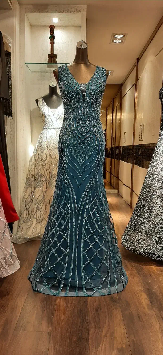 فروشنده مجلسی خانم|استخدام بازاریابی و فروش|تهران, ونک|دیوار