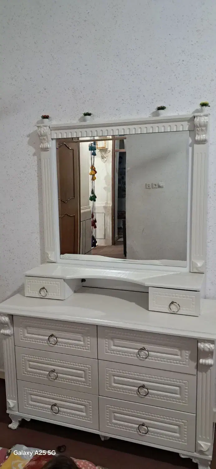 میزنونو ۱ماهه خریداری شده|بوفه، ویترین، کنسول|شوشتر, |دیوار