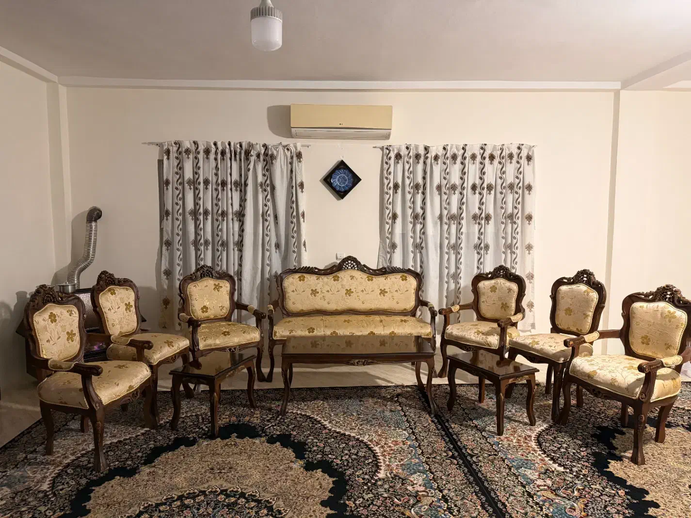 مبل ۹ نفره و سه عدد میز|مبلمان خانگی و میز عسلی|نوشهر, |دیوار