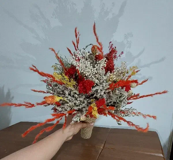 دسته گل|گل مصنوعی|قدس, شهر‌قدس|دیوار