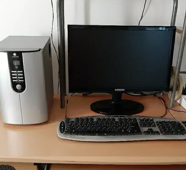 مانیتور ۲۰ اینچ|قطعات و لوازم جانبی رایانه|آستانه اشرفیه, |دیوار