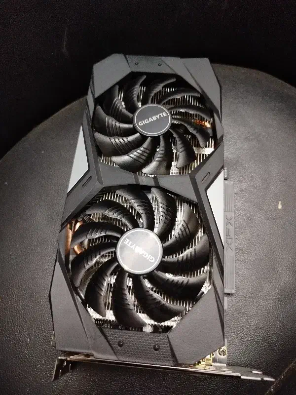 گرافیک Giga rtx2060|قطعات و لوازم جانبی رایانه|قم, بیست متری ولیعصر|دیوار