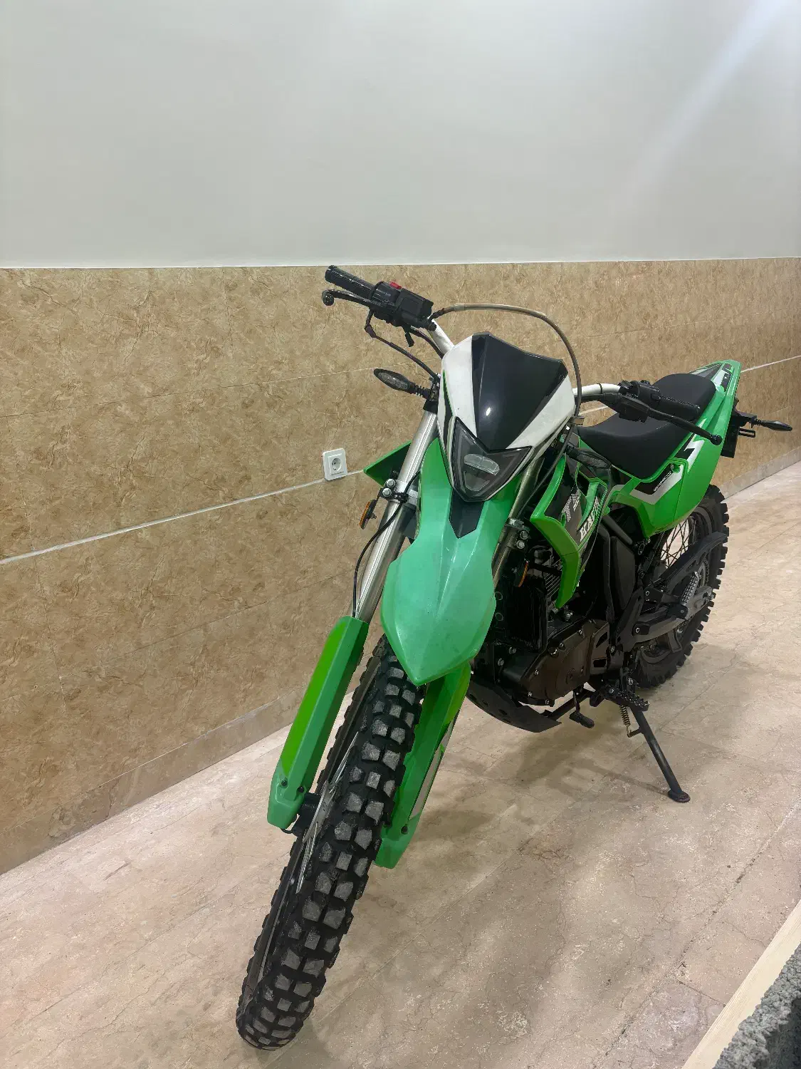 تریل|موتورسیکلت|فومن, |دیوار