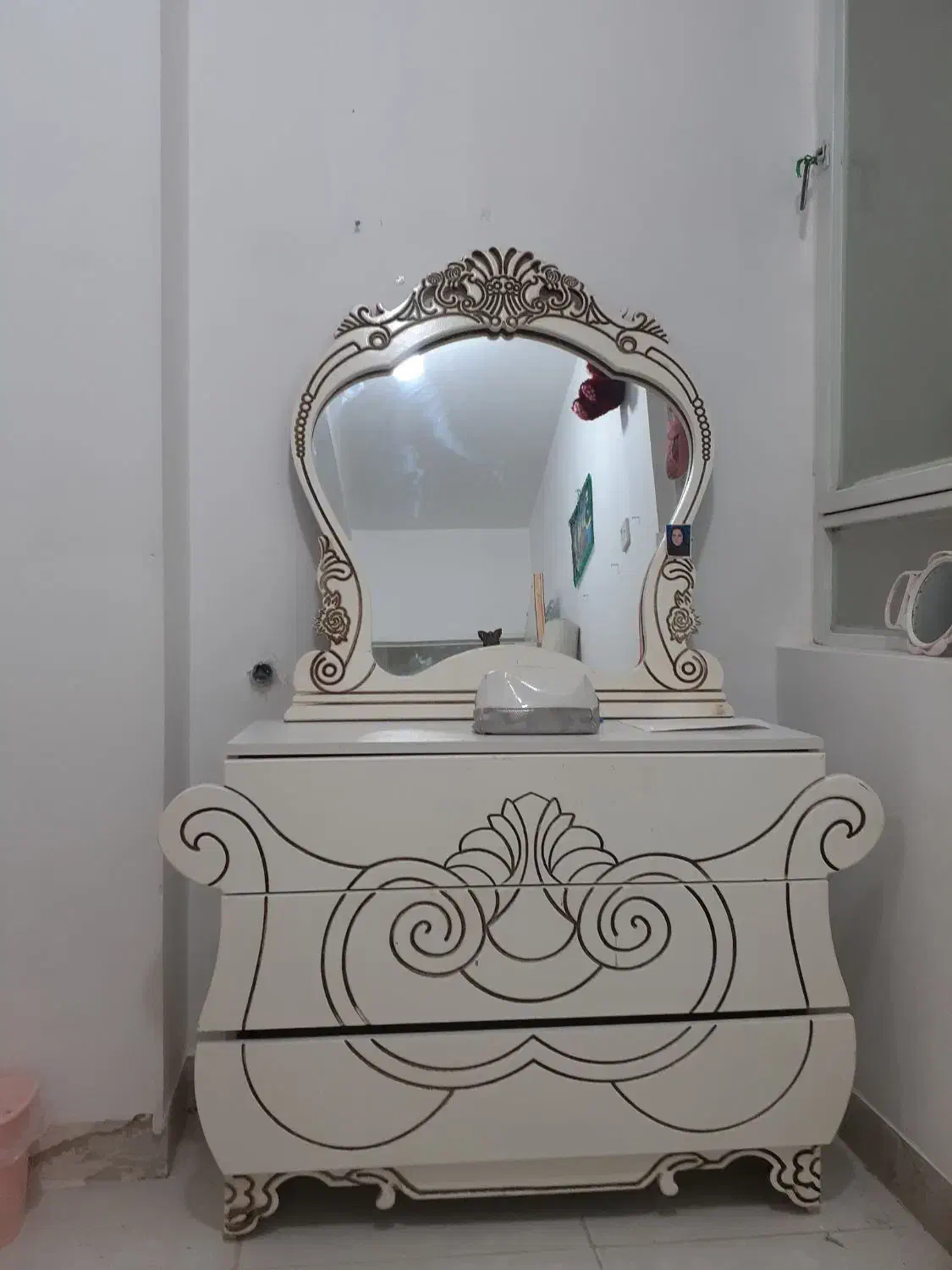 میز ارایشی|بوفه، ویترین، کنسول|مسجد سلیمان, |دیوار