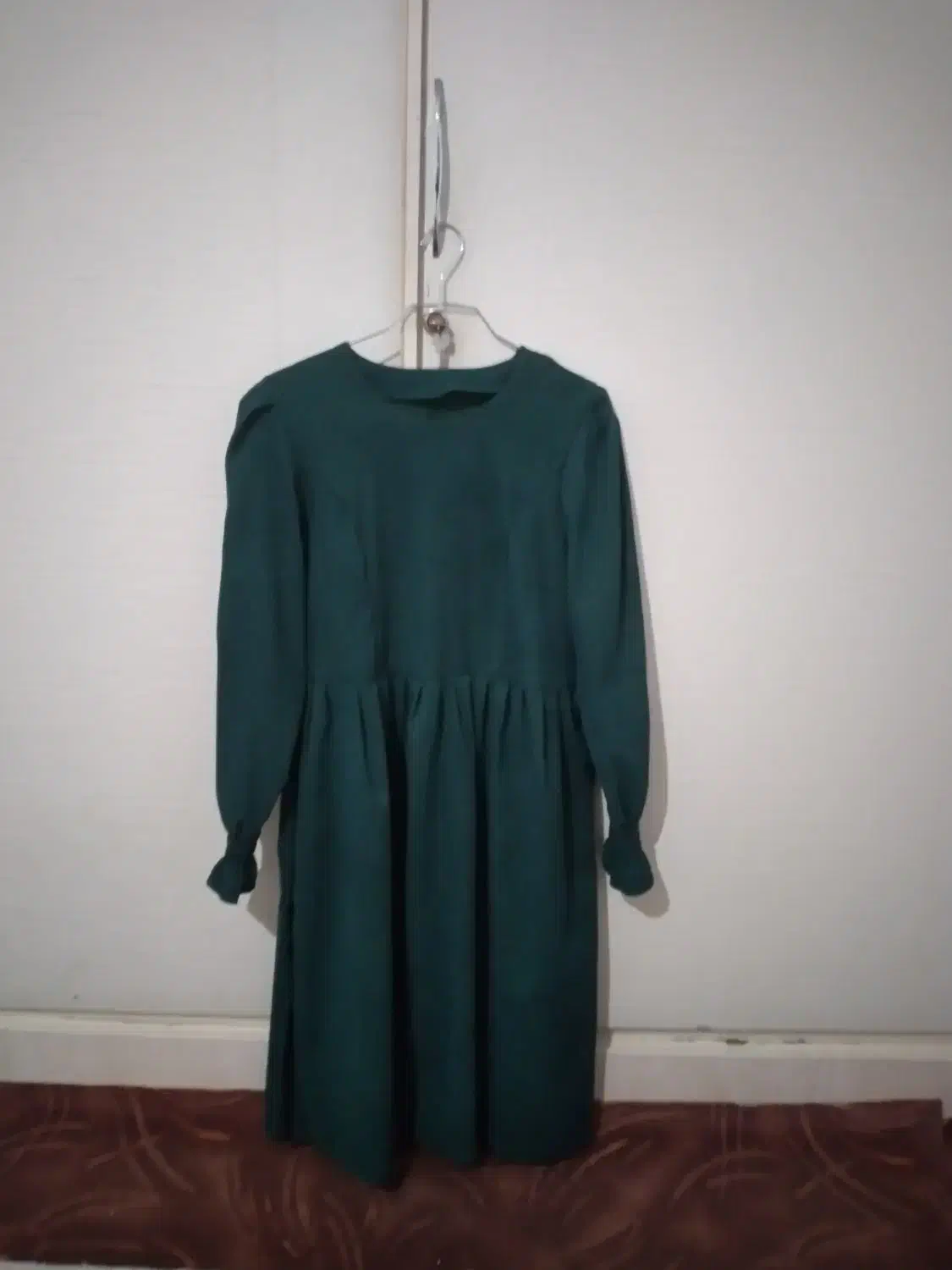 تعدادی لباس نو|لباس|زنجان, |دیوار