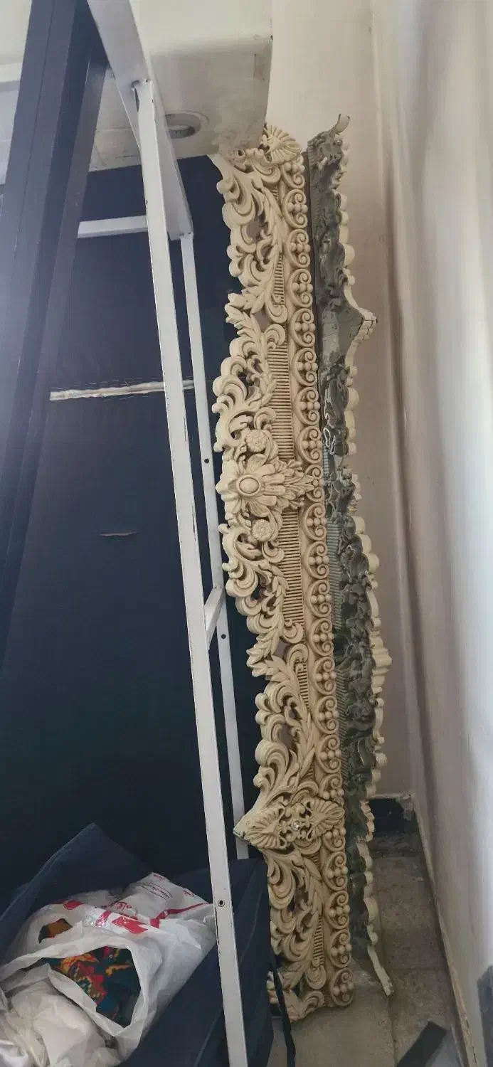 مقداری لباس و وسیله ی منزل|لباس|شوشتر, |دیوار