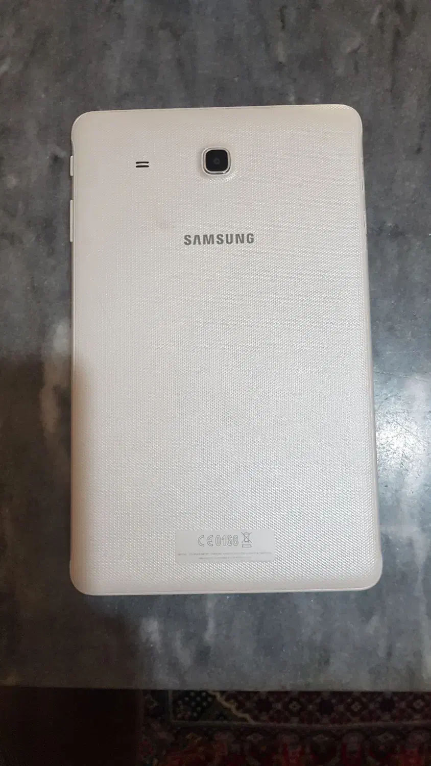 چندتکه وسیله|فرش|کلاترزان, |دیوار