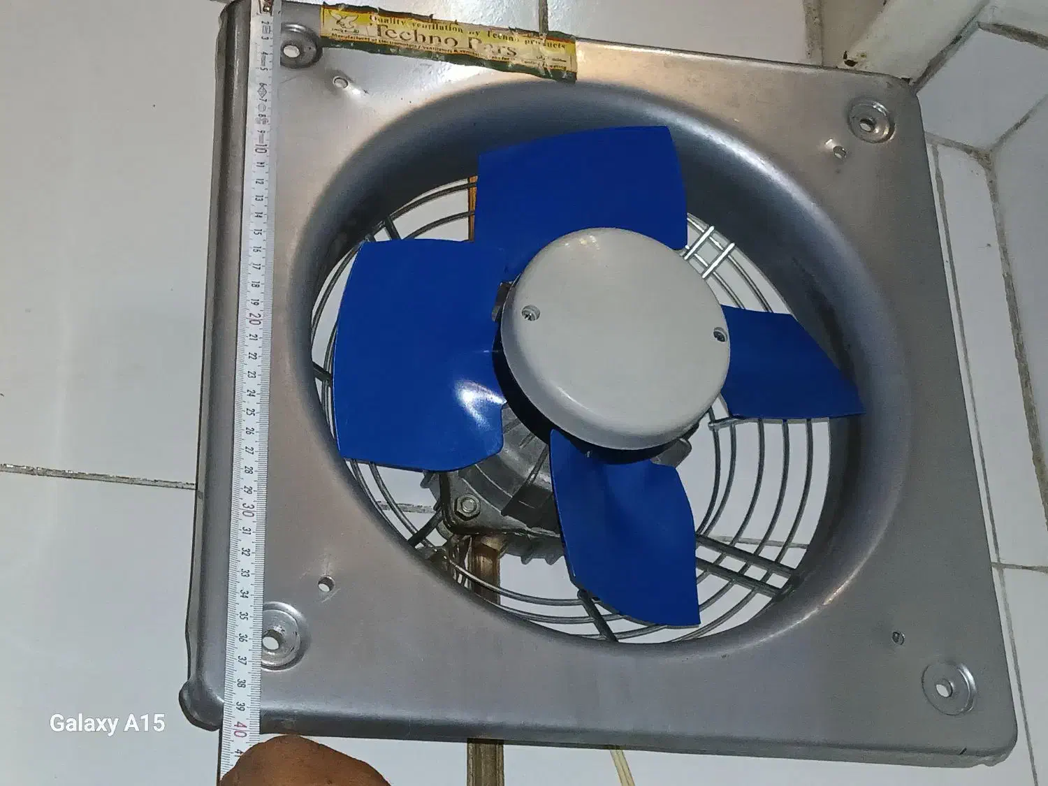 فن وهواکش ۴۰×۴۰ تکنو پارس درحد نو با دکمه و دینام|پنکه و تصفیه‌کنندهٔ هوا|تهران, نمایشگاه بین المللی|دیوار