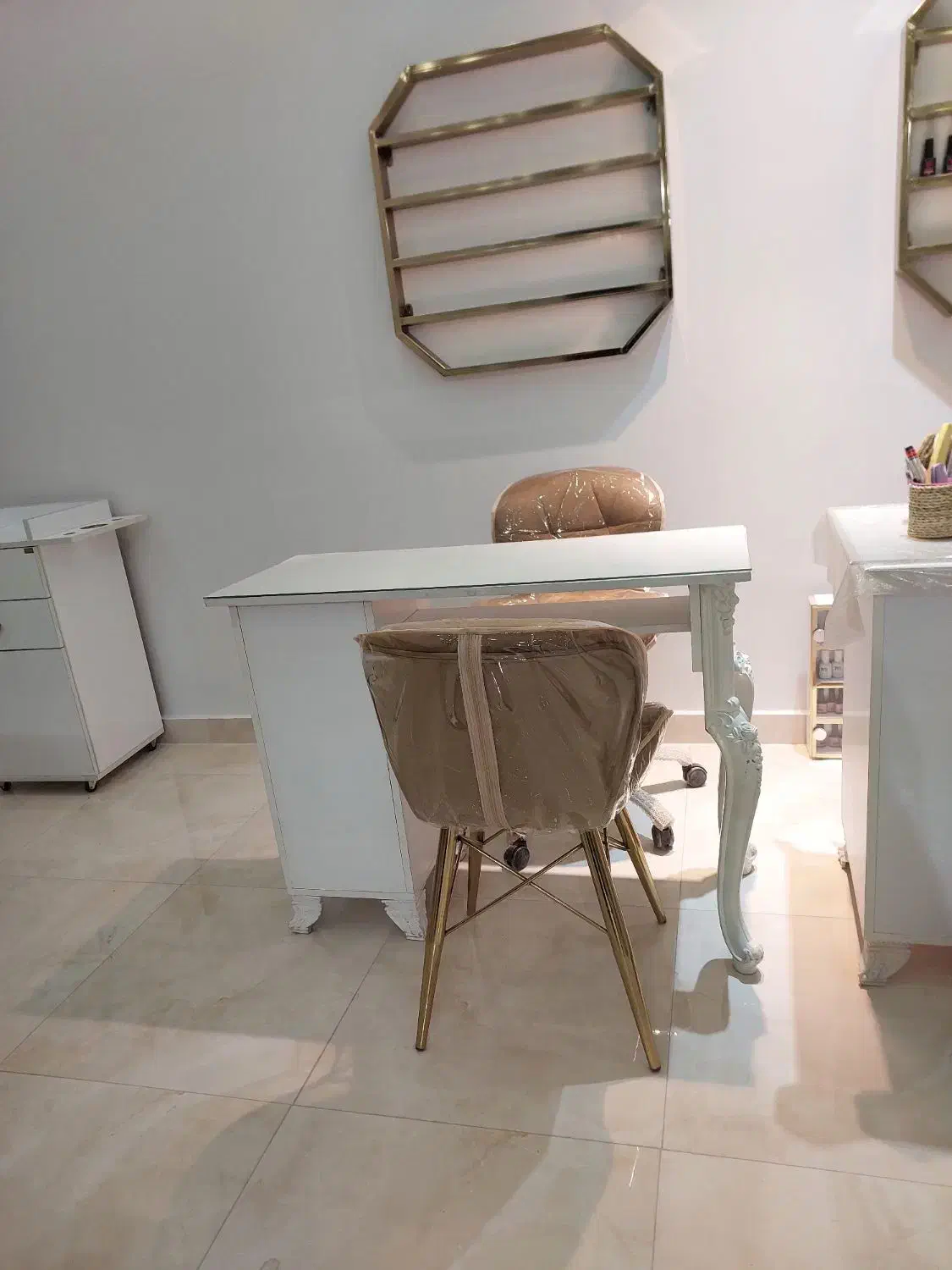 اجاره میزوصندلی لاین های زیبایی|خدمات آرایشگری و زیبایی|بندر انزلی, نوروزی|دیوار