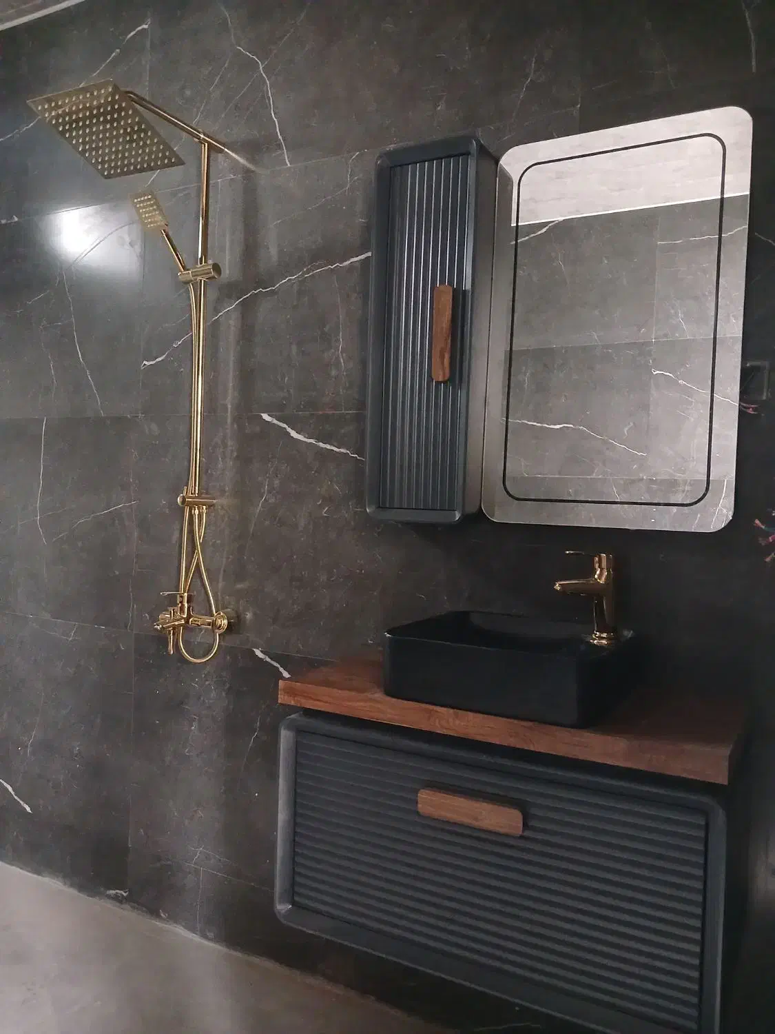 لوله کشی آب فاضلاب  نصب شیر آلات ارزان با کیفیت|خدمات پیشه و مهارت|صدرا-فارس, فاز ۱|دیوار