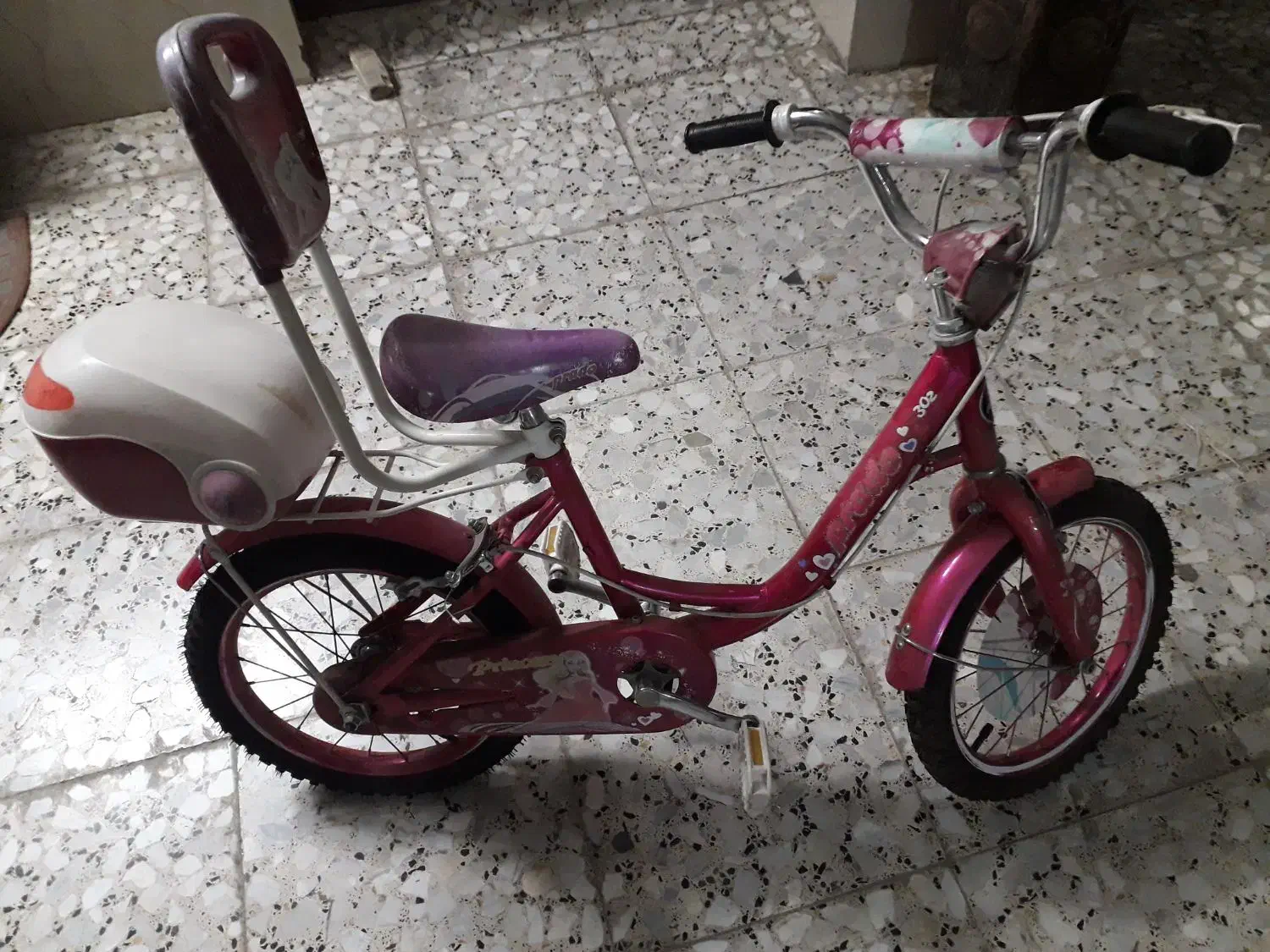 دوچرخه دخترانه سایز ۱۶ سالم در حد نو|دوچرخه، اسکیت، اسکوتر|خمینیشهر, |دیوار