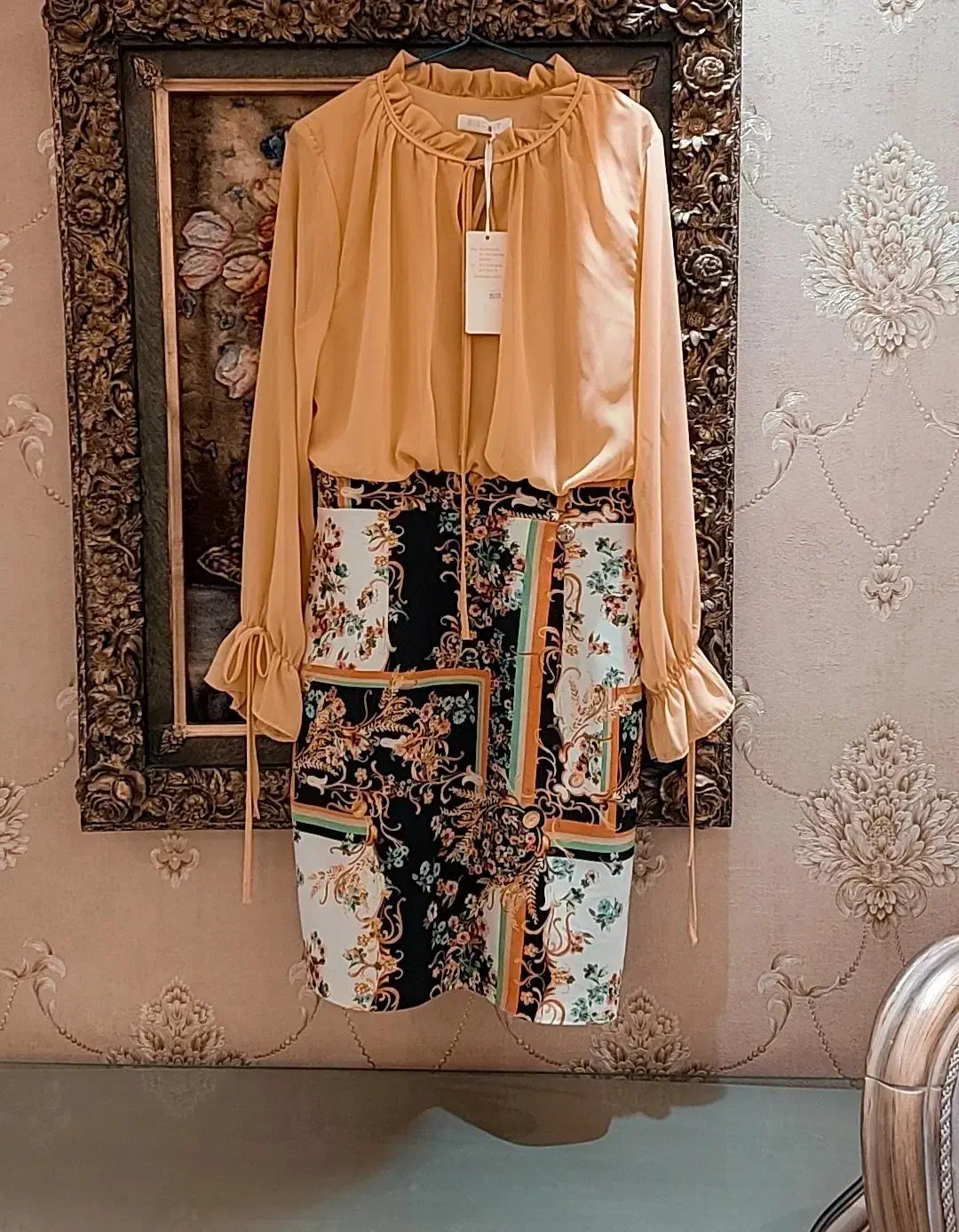 پیراهن مجلسی و شومیز|لباس|خوی, |دیوار