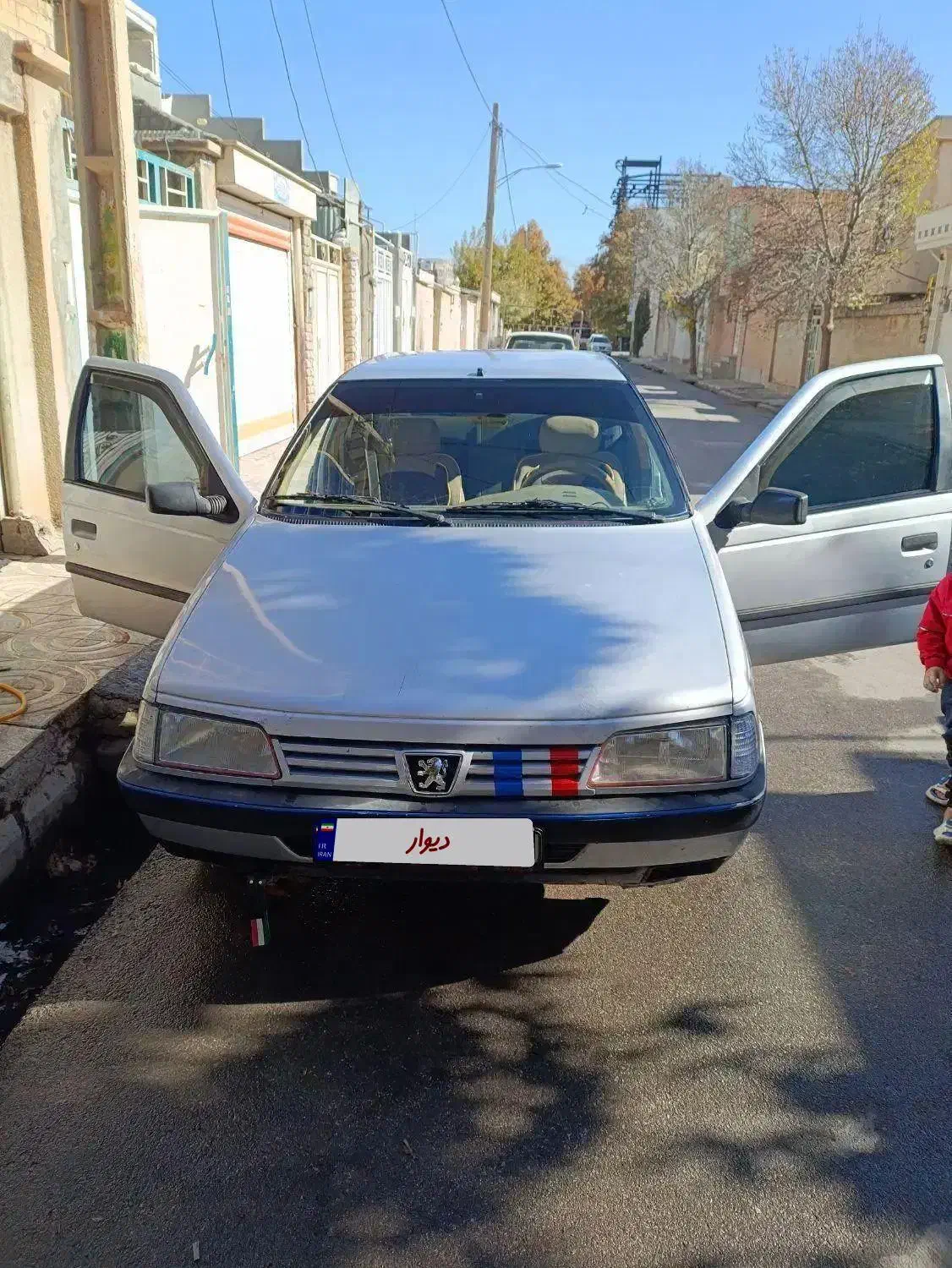 پژو ۴۰۵نقره ای مدل۱۳۹۰|خودرو سواری و وانت|کوهدشت, |دیوار