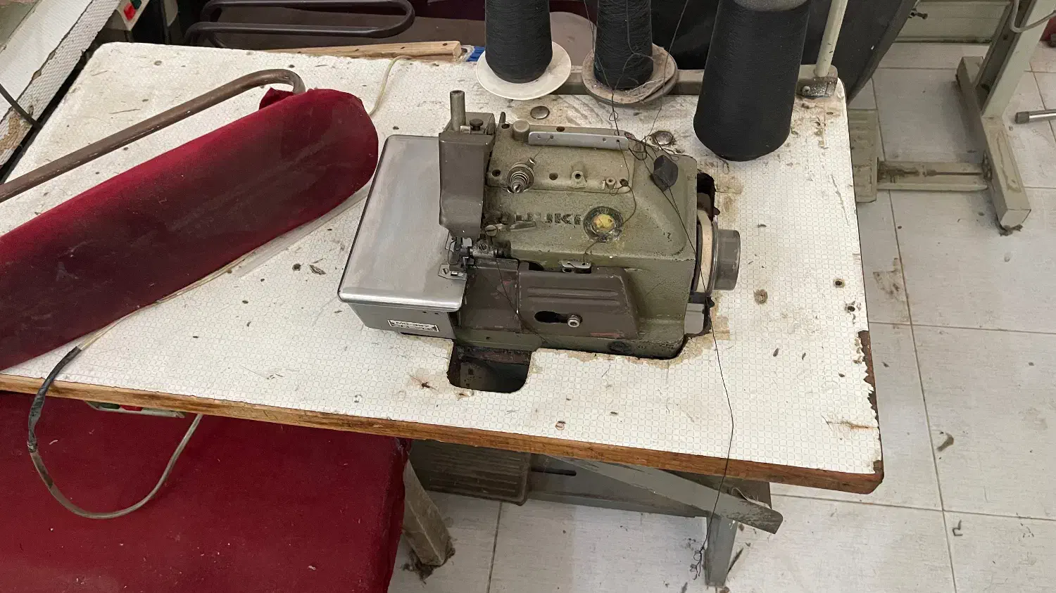 چرخ خیاطی راسته و سردوز و اتو بخار -پس دوز و مادگی|چرخ خیاطی و ریسندگی|میاندوآب, |دیوار