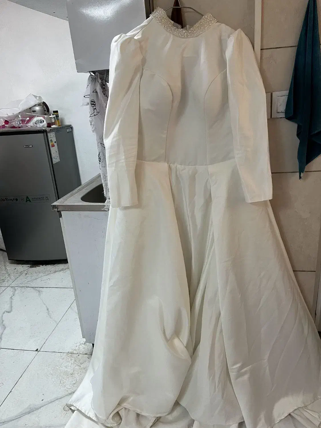 لباس عروس|لباس|رباطکریم, رباطکریم|دیوار