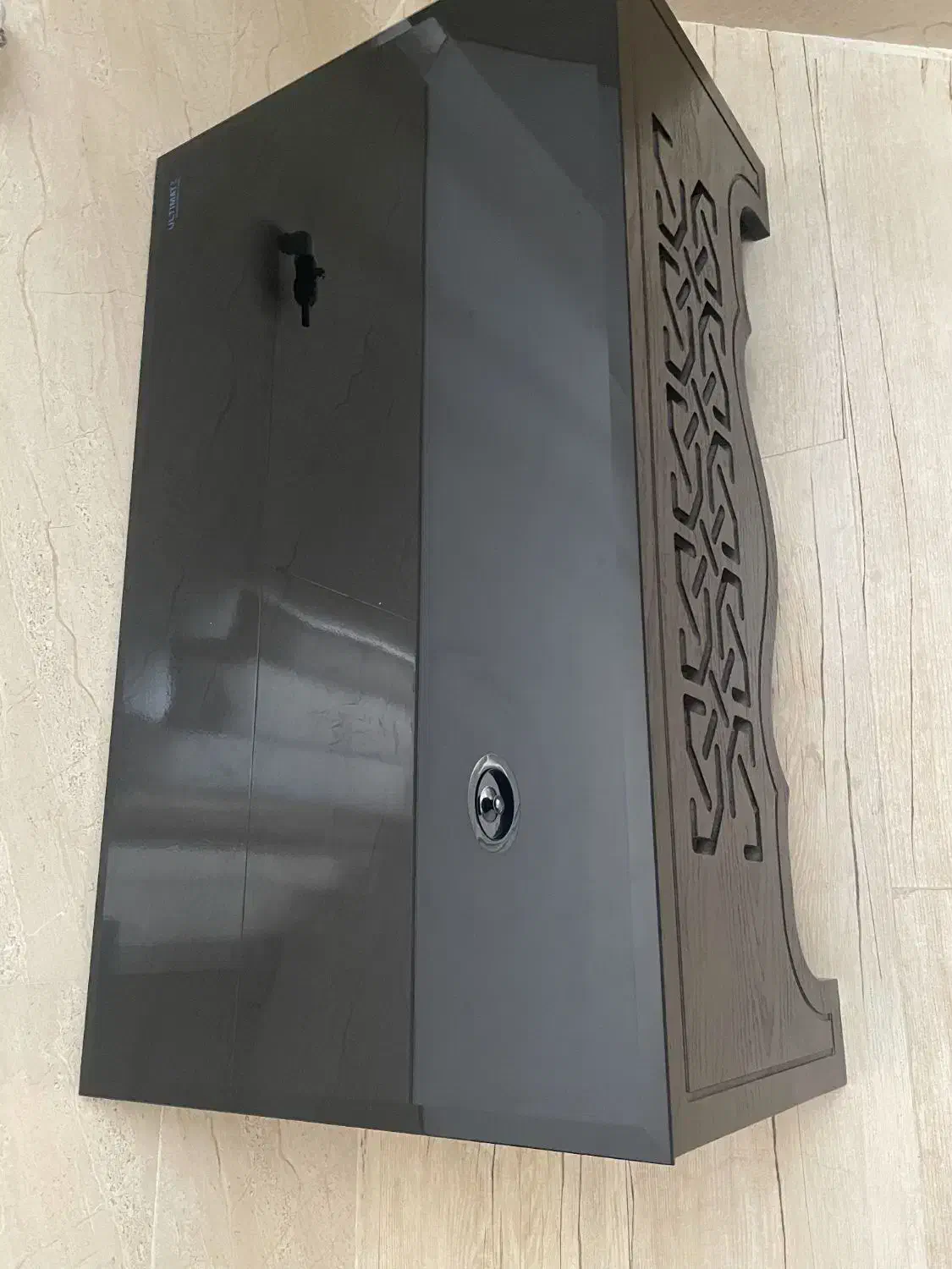 میز و گل میز|میز و صندلی غذاخوری|شیراز, دست خضر|دیوار