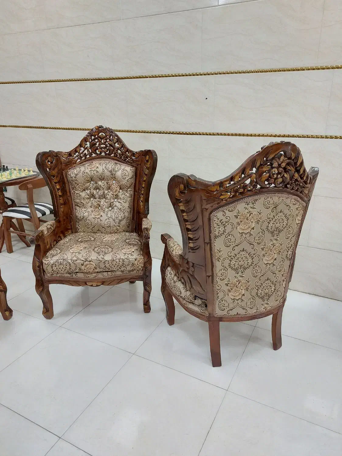 مبل کلاسیک۷نفره دو رومنبت مدل گلریز چوب گردوملایر|مبلمان خانگی و میز عسلی|رشت, آزادگان|دیوار