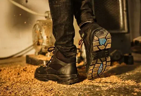 3عدد‌کفش‌ایمنی‌سایز‌42‌و۱۰‌جفت‌دستکش‌ایمنی|کیف، کفش، کمربند|کارون, |دیوار