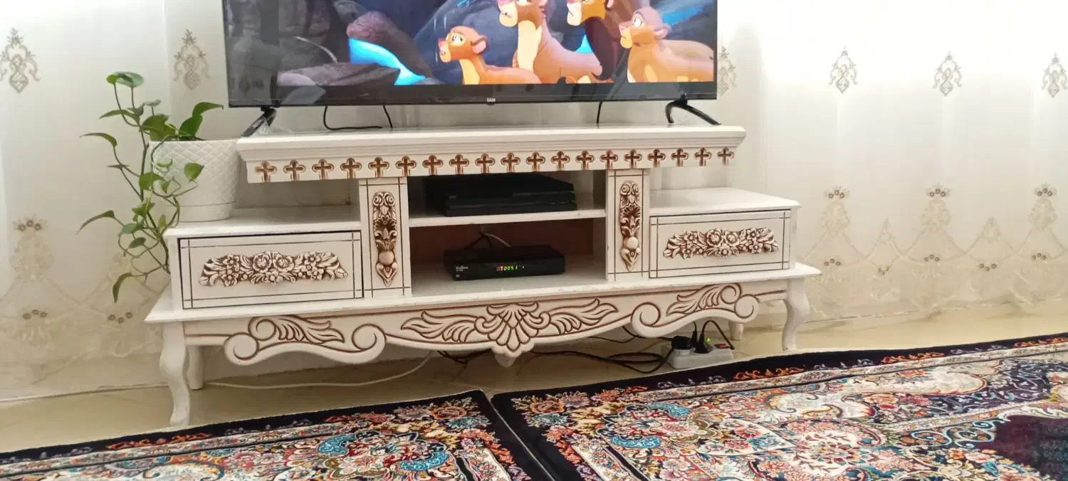 کمد|جاکفشی، کمد، دراور|گلبهار, شهر جدید گلبهار|دیوار