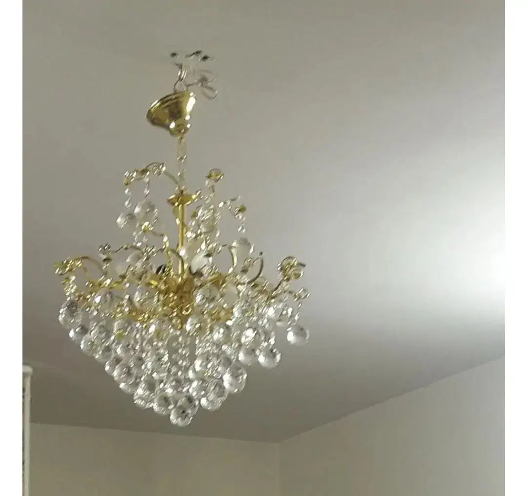 لوستر طلایی ۸ شعله|لوستر و چراغ آویز|قم, شاه سید علی|دیوار