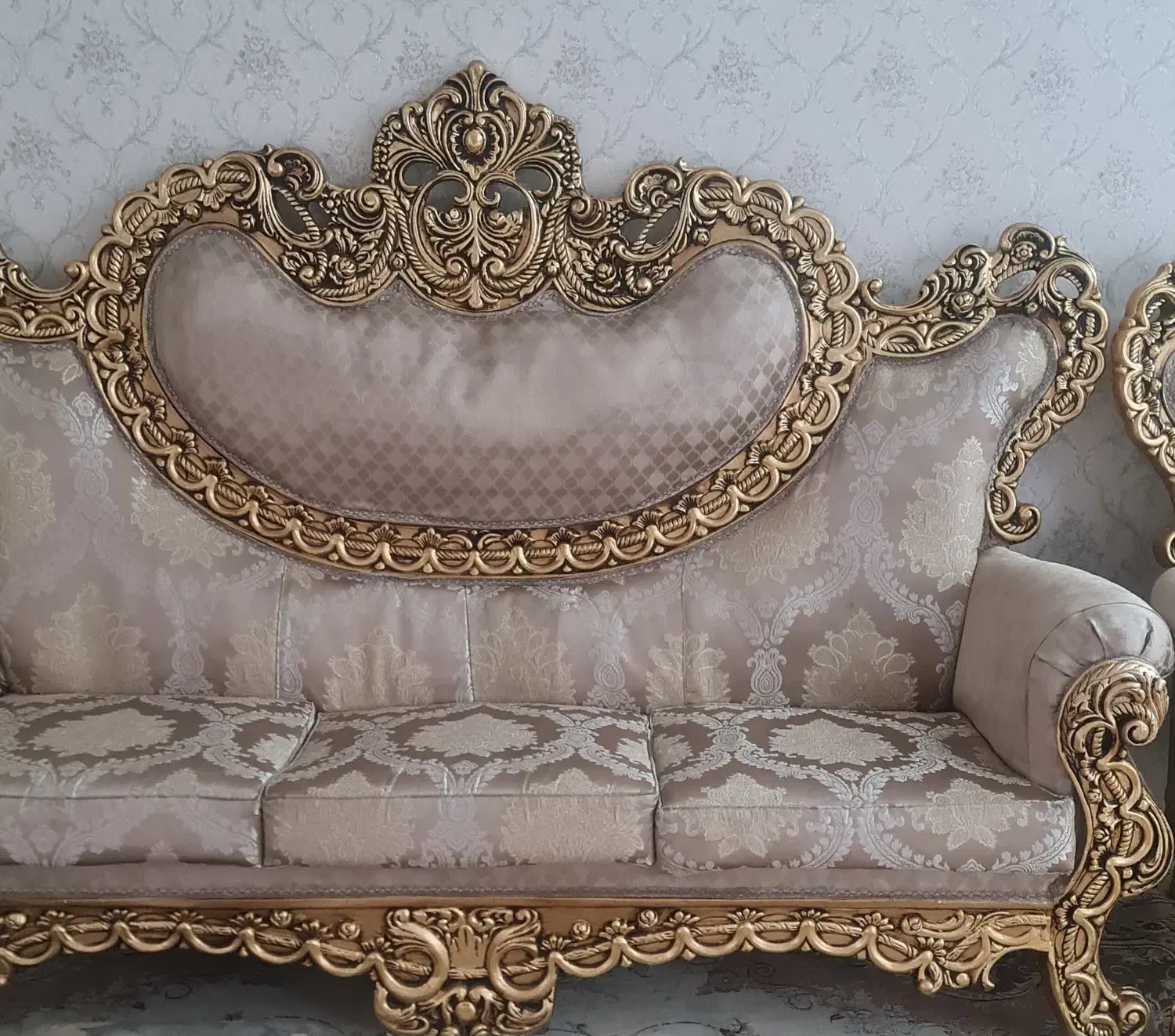 مبل نه نفره سلطنتی|مبلمان خانگی و میز عسلی|بروجرد, |دیوار