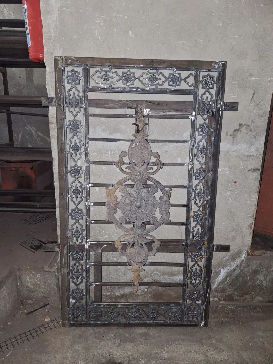 ساخت درب و پنجره آهنی کیفیت عالی|مصالح و تجهیزات ساختمان|ایرانشهر, |دیوار