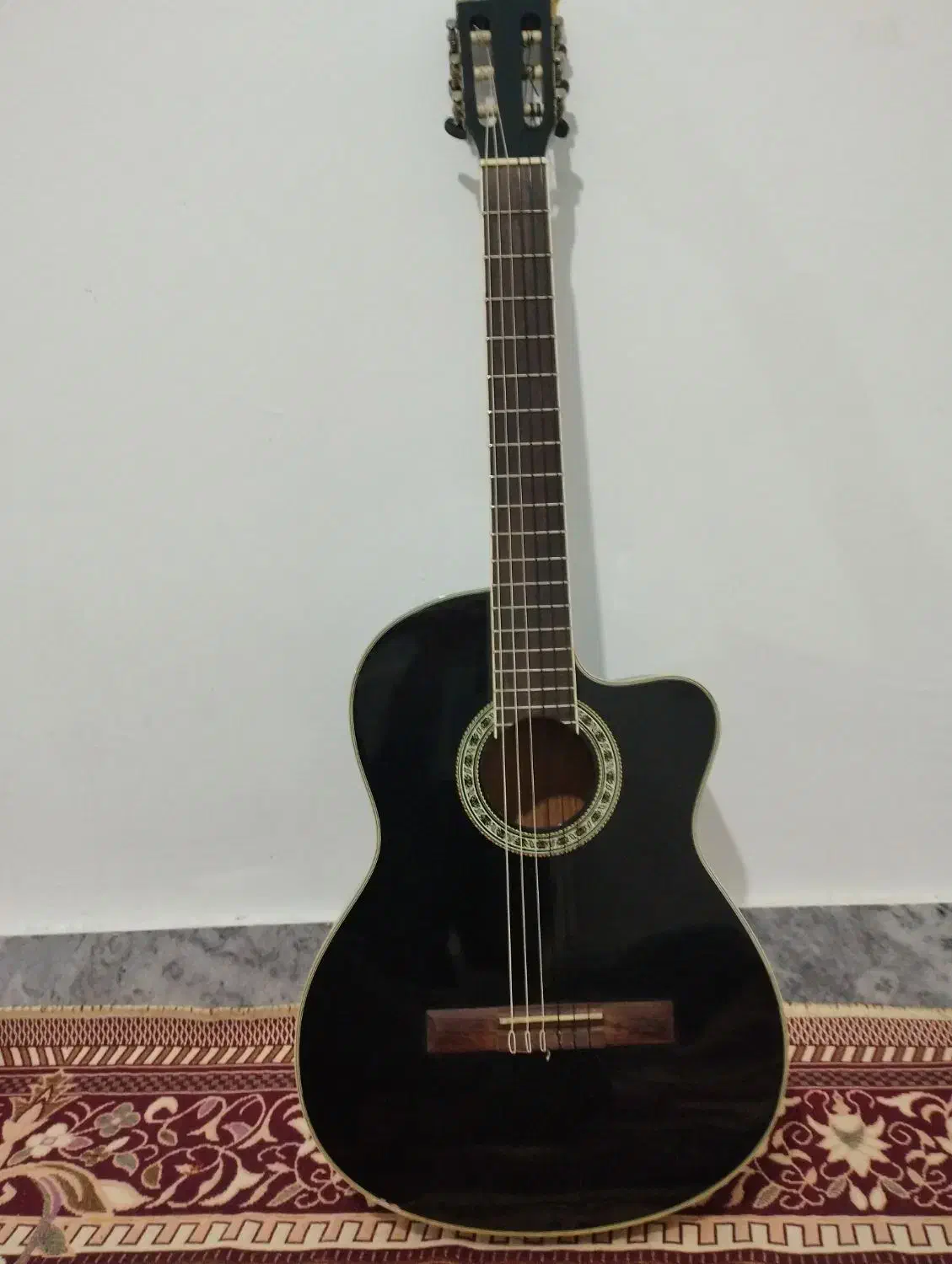 گیتار|گیتار، بیس، امپلیفایر|شیروان (لرستان), |دیوار