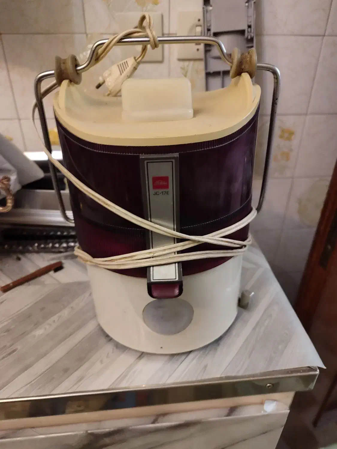 آب میوه گیری قدیمی توشیبا|آبمیوه‌گیر و آب‌مرکبات‌گیر|تبریز, |دیوار