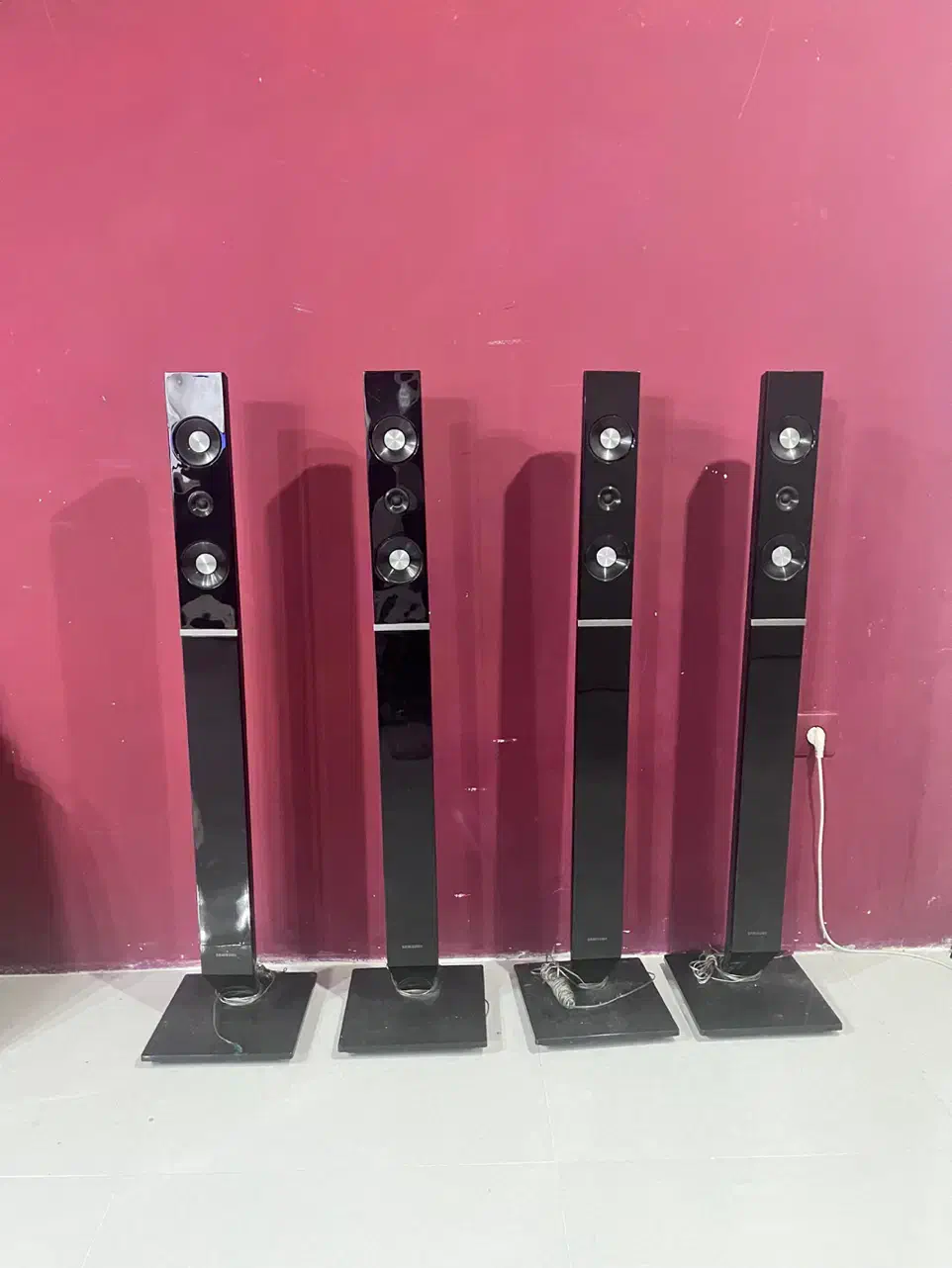 بلند گوی ایستاده|سیستم صوتی خانگی|بندر انزلی, نوغان|دیوار