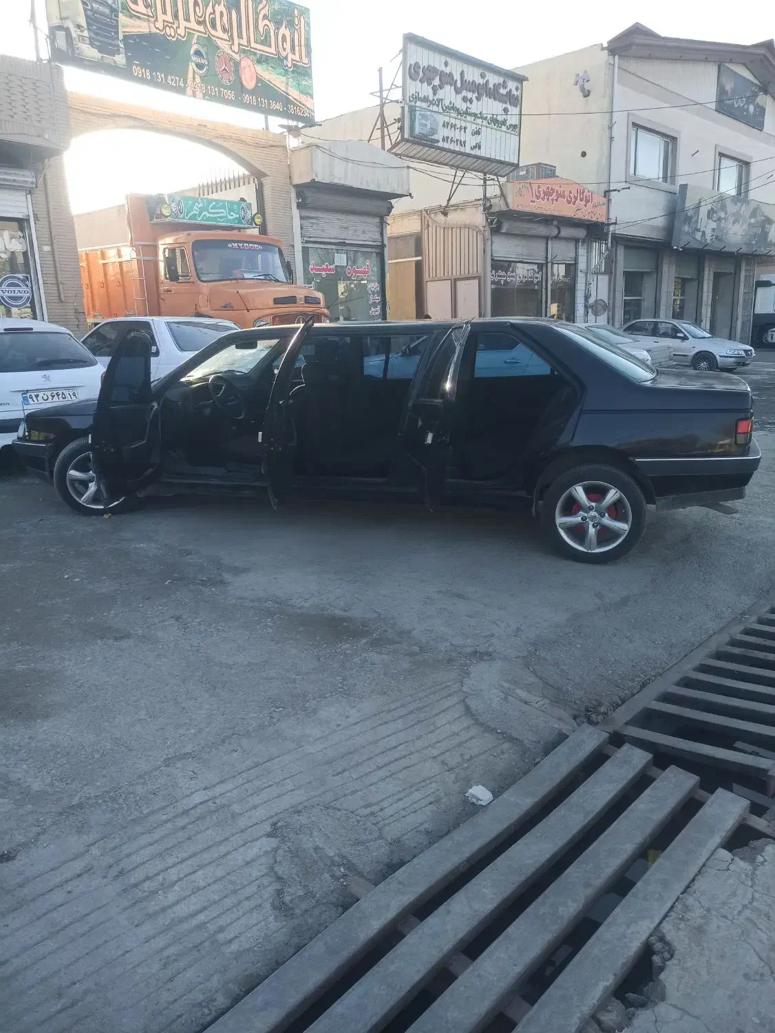 پژو تشریفاتی لیموزین|خودرو کلاسیک|تهران, فلسطین (میدان انقلاب)|دیوار