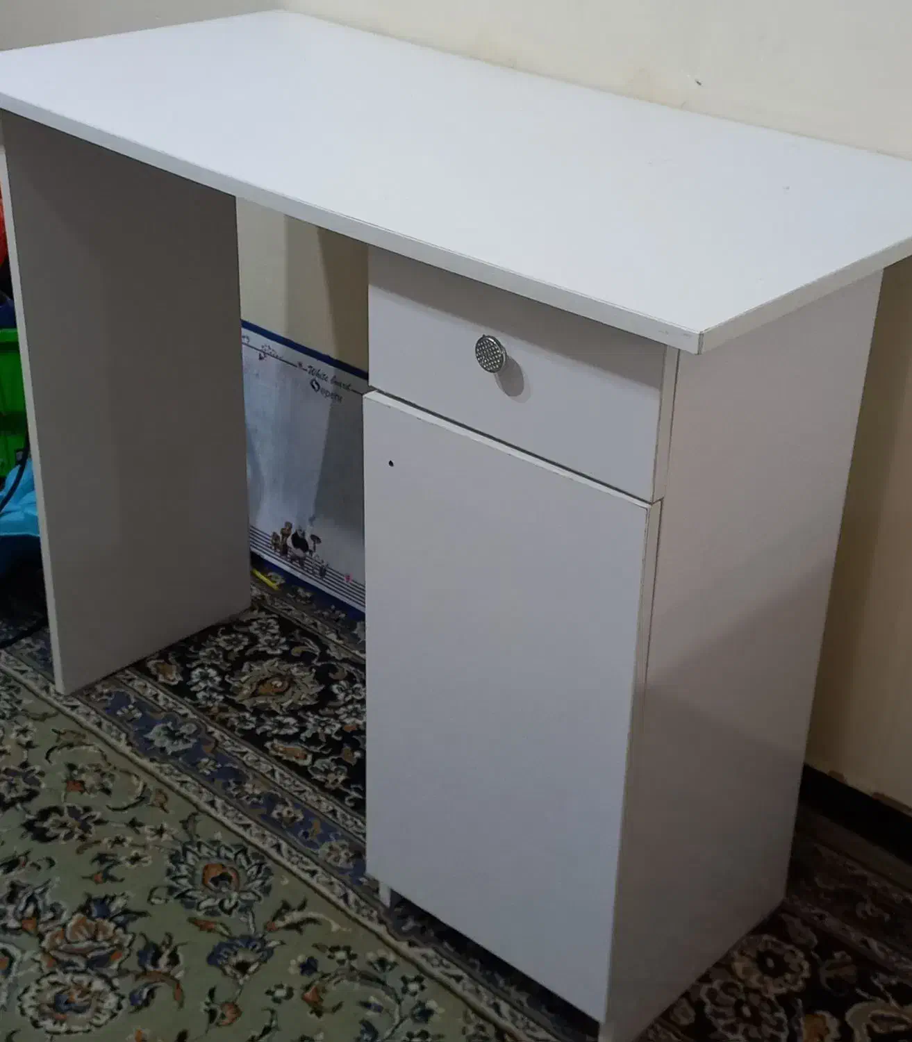 وسایل کاشت ناخن و میز در حد نو|آرایشی، بهداشتی، درمانی|اهواز, کمپلو جنوبی|دیوار